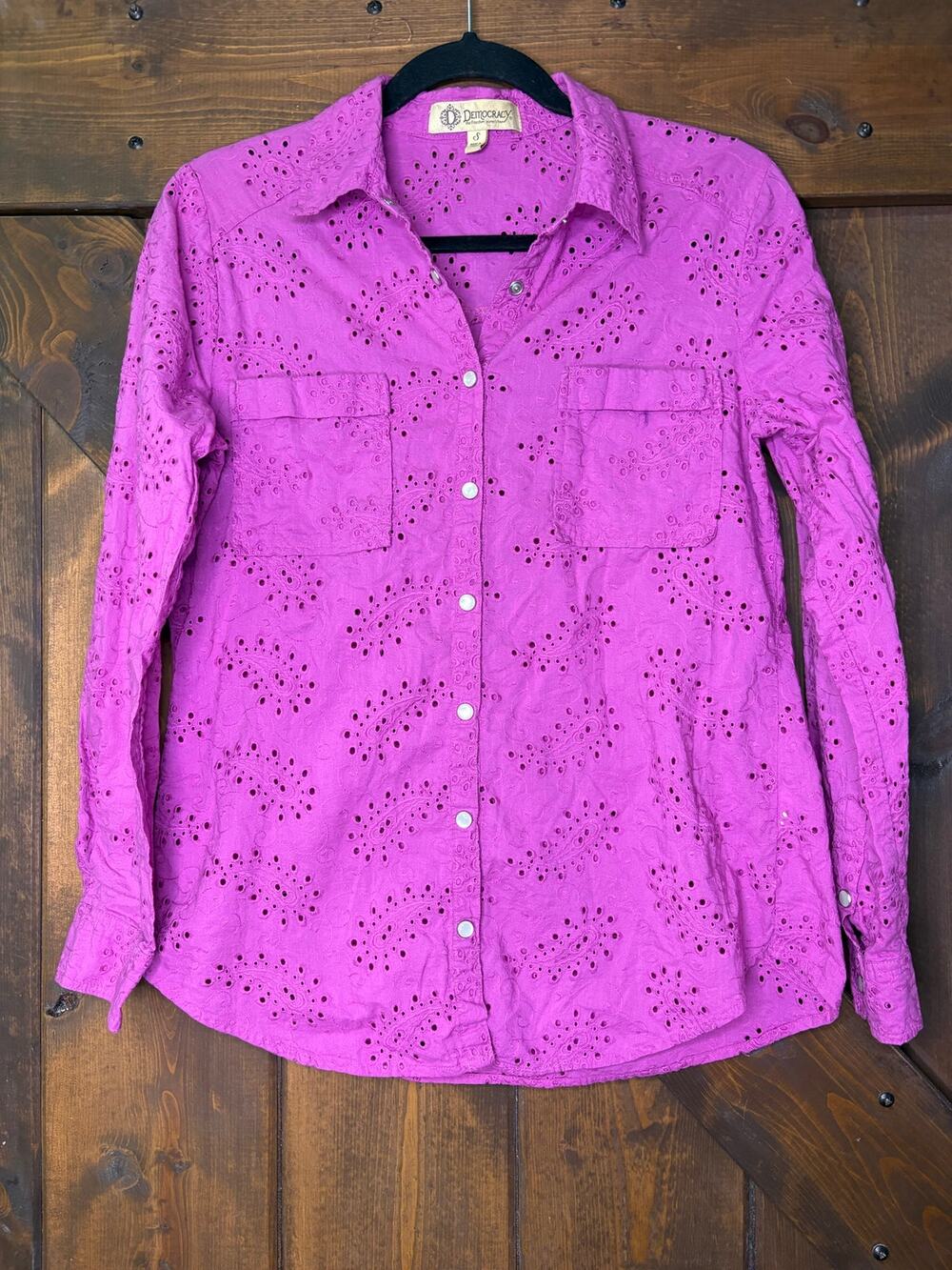 Democracy women’s small purple paisley  Eyelet Cotton Shirt